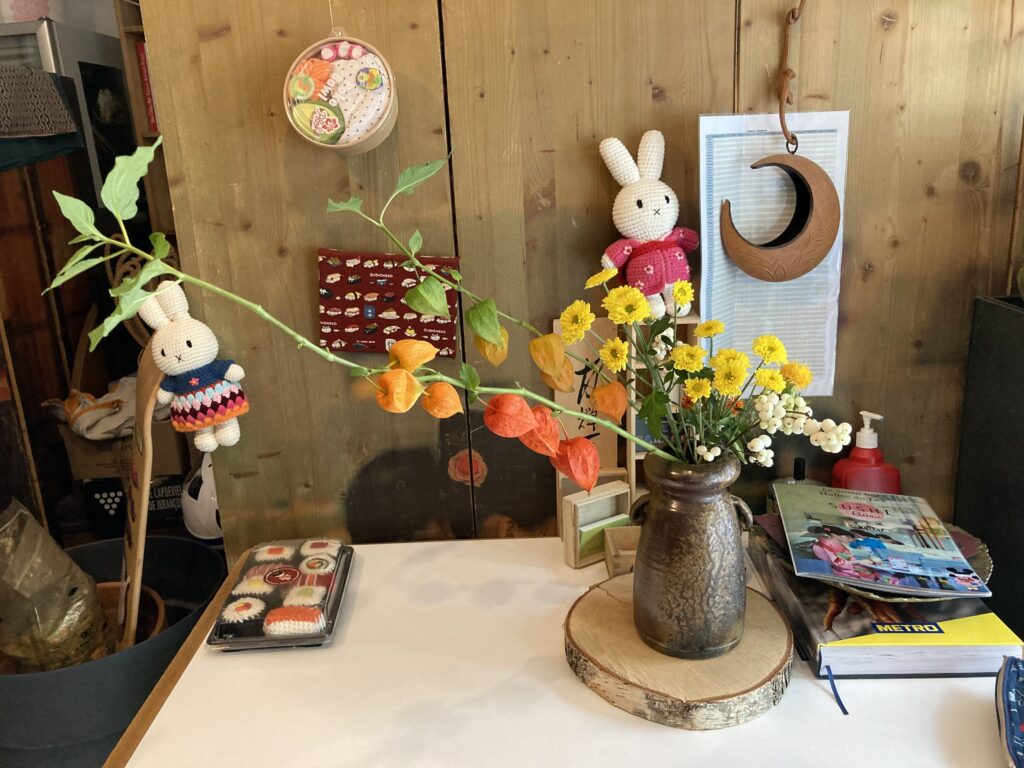 Flower arrangement for the first week @Sushi-bar