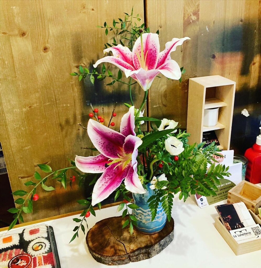 Flower arrangement for the second week @Sushi-bar